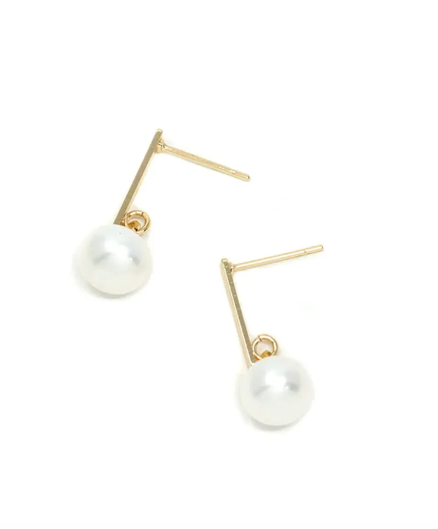 Jen Pearl Drop Earring