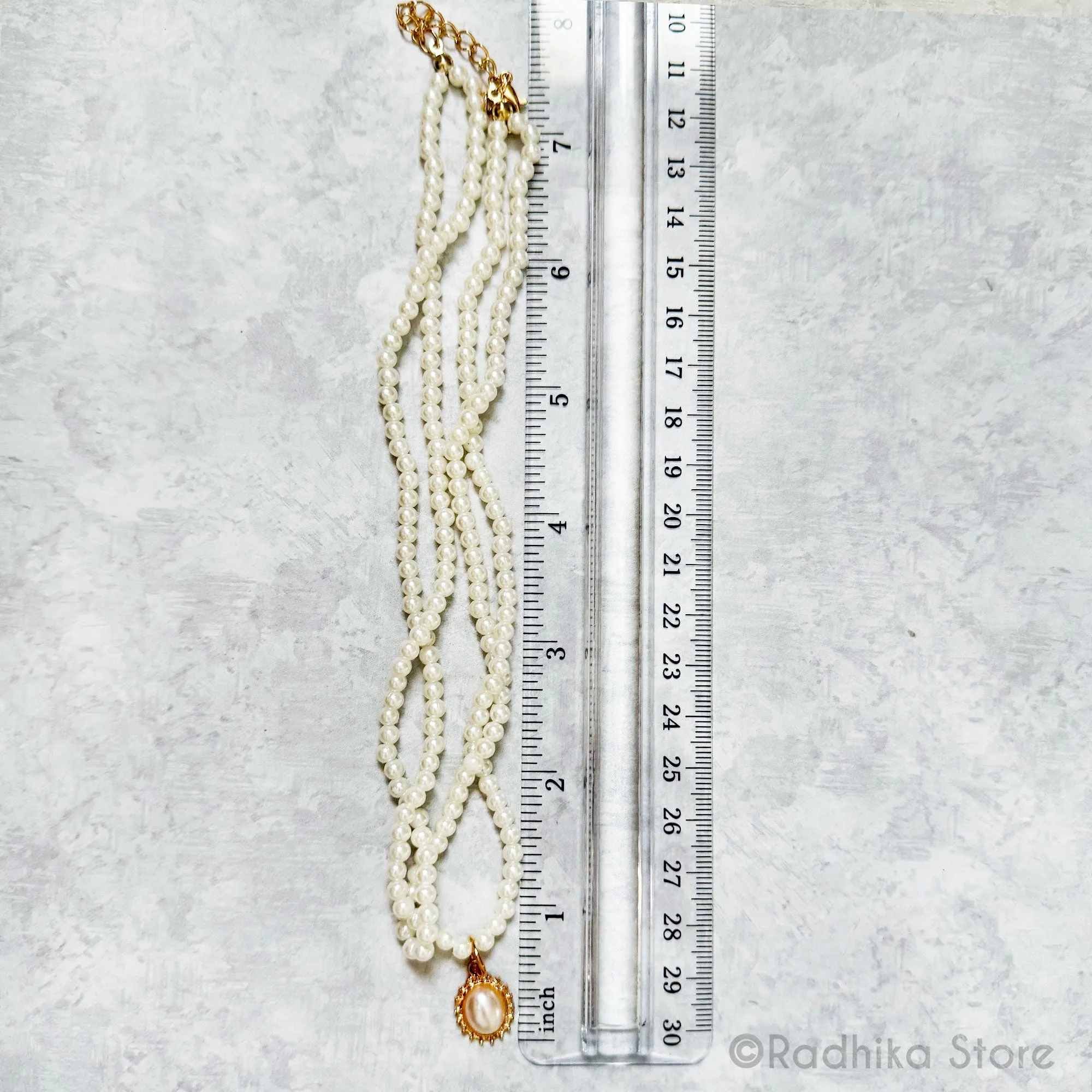 Small  Creamy Pearl Deity Necklace With Pendant -