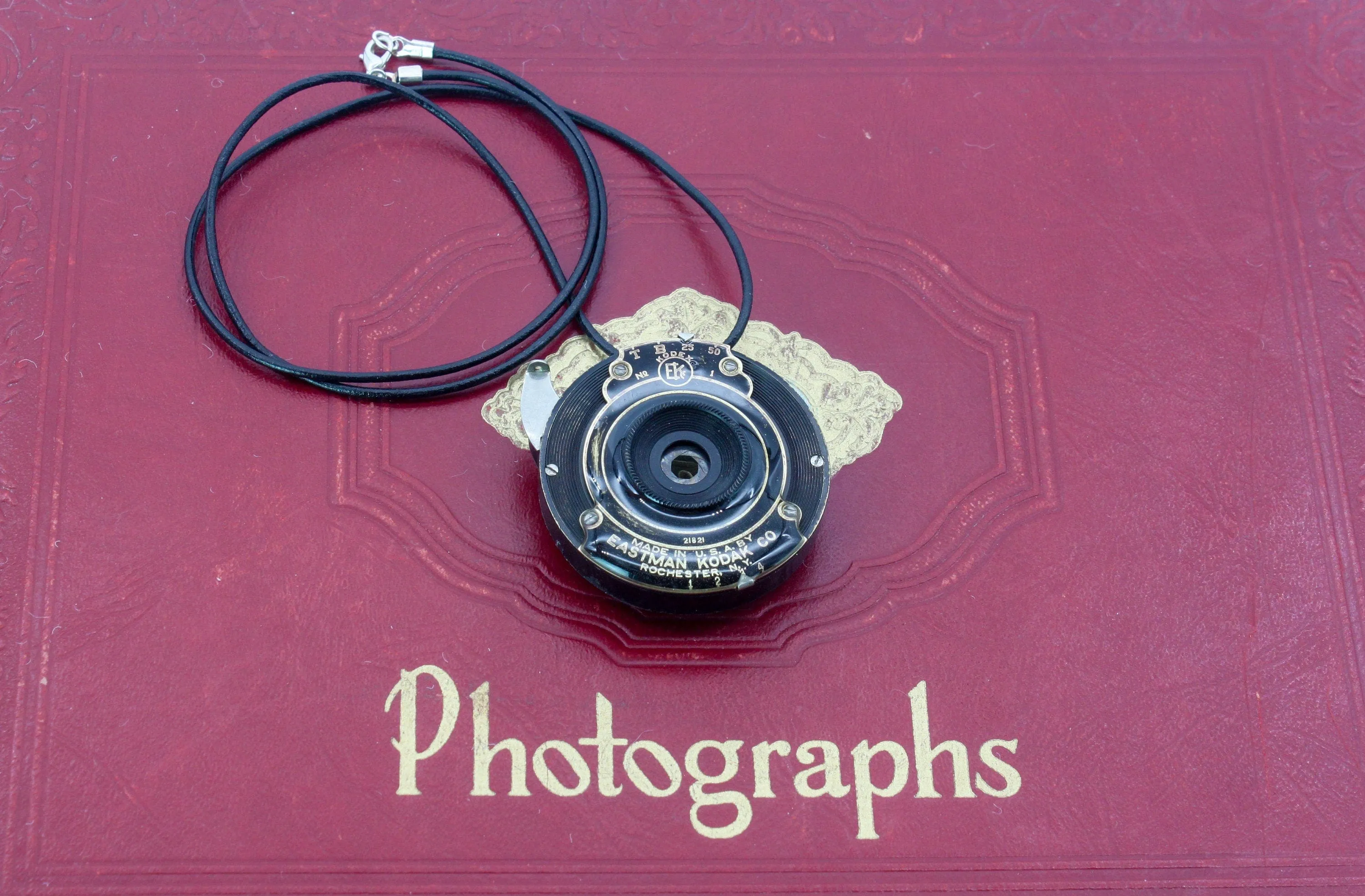 Vintage Camera Lens Pendant Necklace - Gift For Wife - Eco-friendly upcycled Statement Jewelry - gift for her - handmade steampunk jewelry